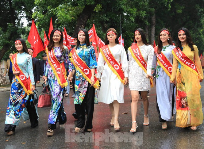 Sôi nổi Chủ nhật Đỏ ở Bình Dương ảnh 7 Sôi nổi Chủ nhật Đỏ ở Bình Dương ảnh 7