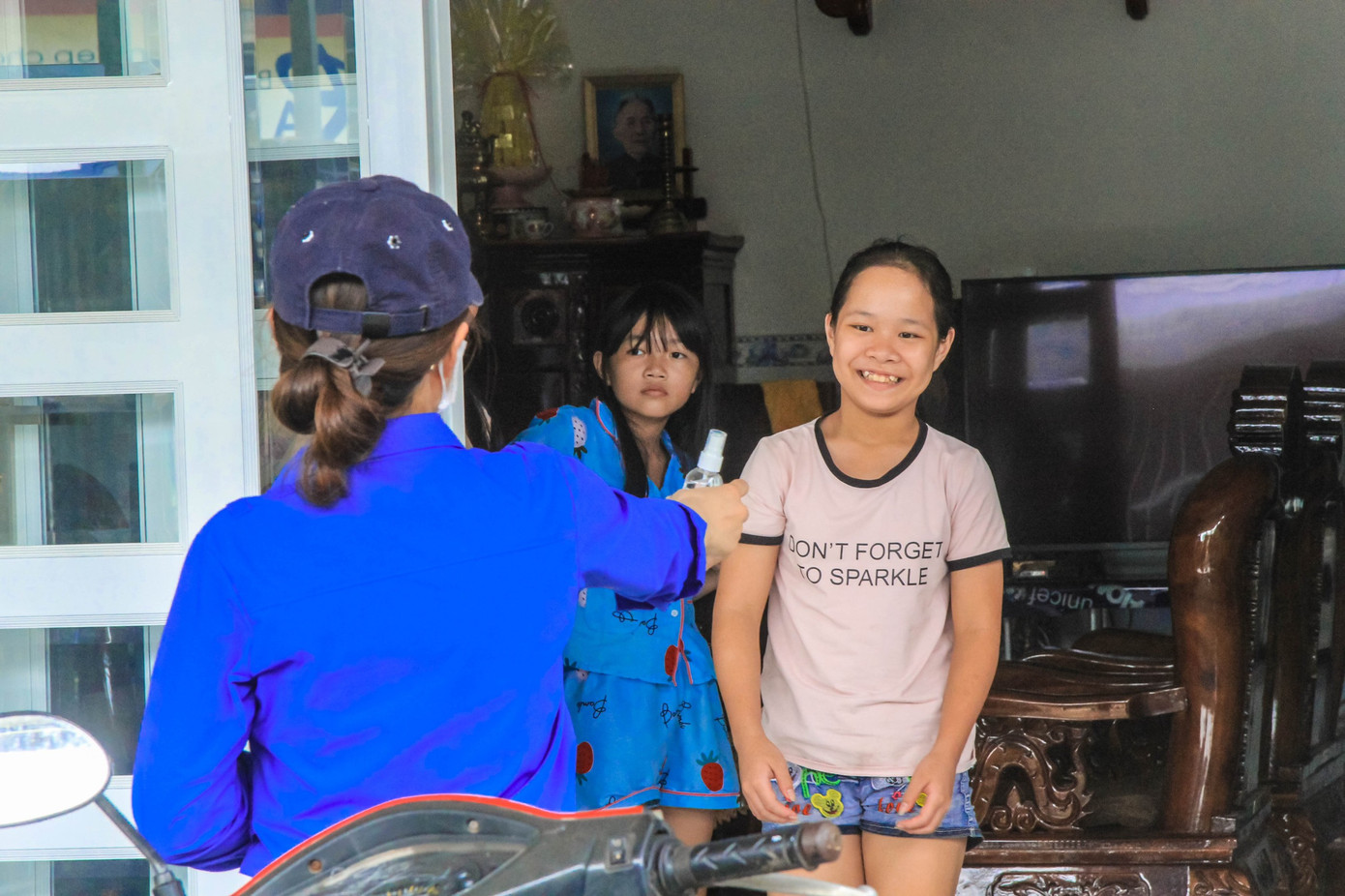 Tuổi trẻ ĐH Công nghệ Miền Đông tích cực chung tay đẩy lùi COVID-19 ảnh 12