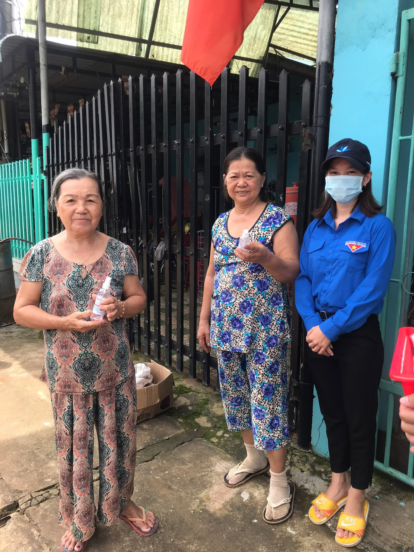 Tuổi trẻ ĐH Công nghệ Miền Đông tích cực chung tay đẩy lùi COVID-19 ảnh 5