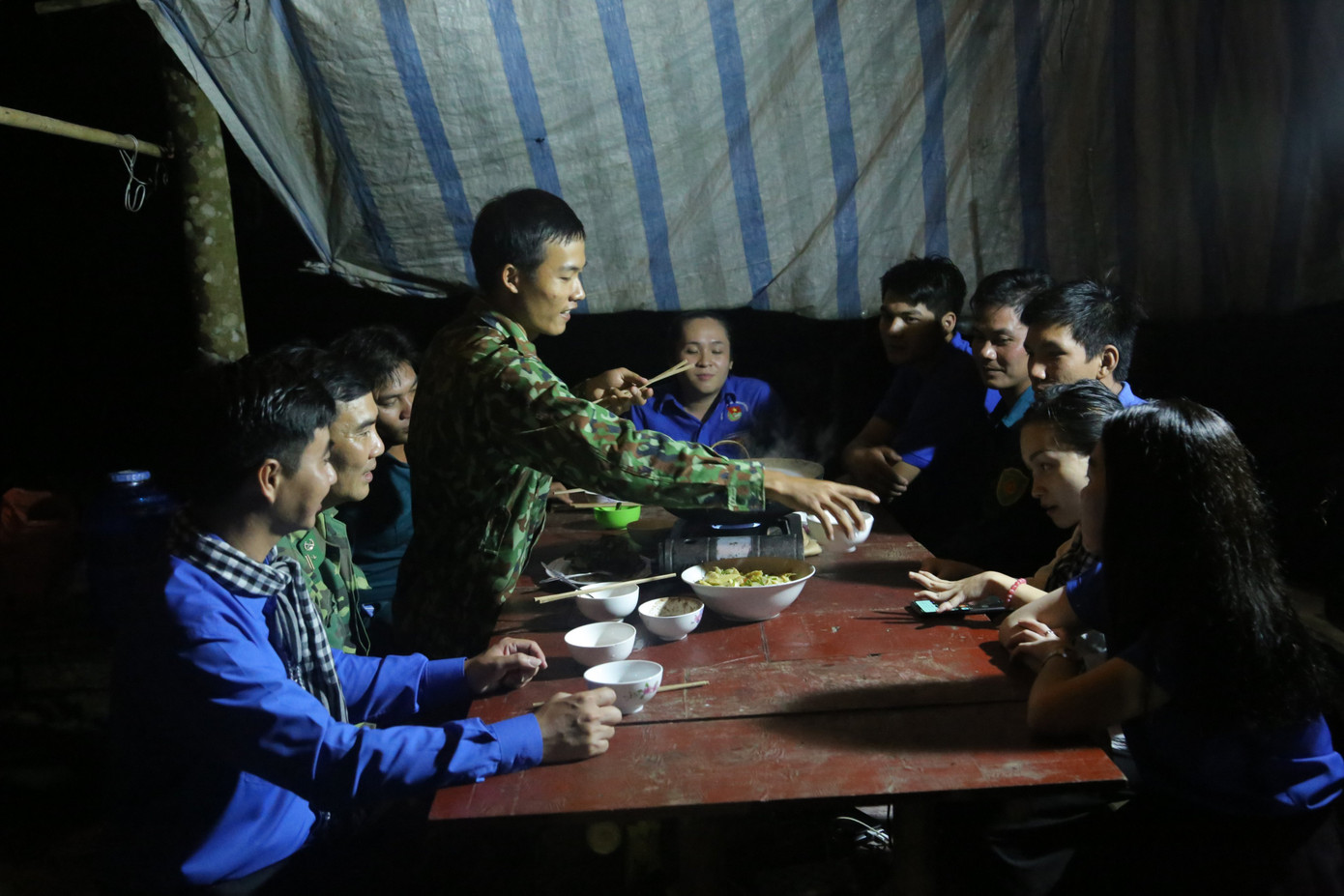 Người trẻ làm phim về biên giới chống dịch ảnh 5