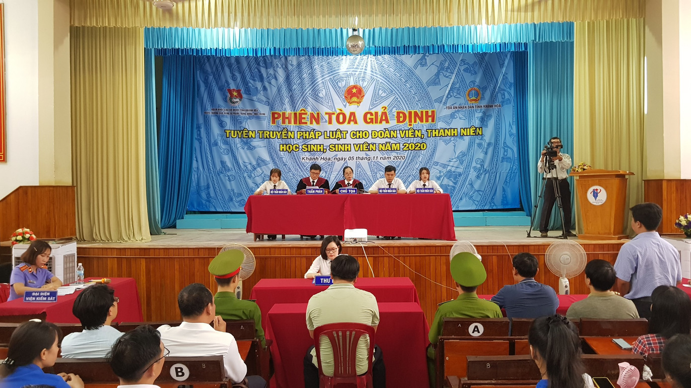 Tuyên truyền pháp luật bằng “Phiên tòa giả định” ảnh 1