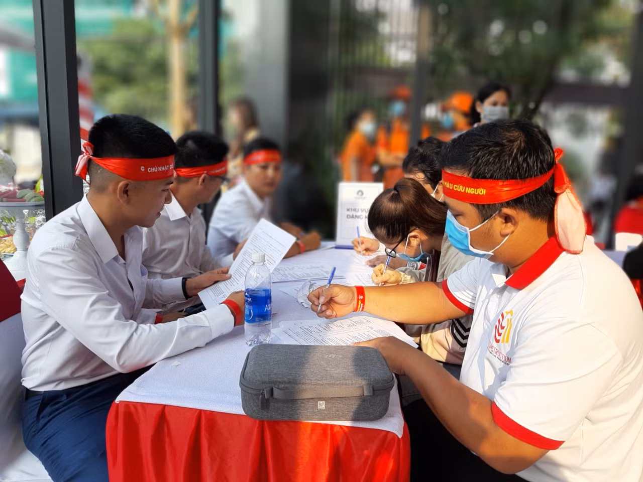 Tưng bừng ngày hội hiến máu “Chủ Nhật Đỏ” lần thứ XII, tại Bình Dương ảnh 8