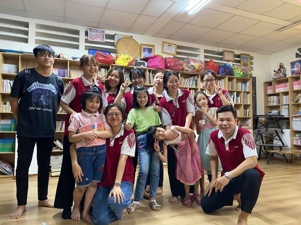 Những “thầy cô áo xanh” ảnh 1