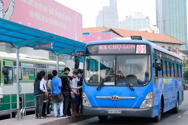 Sinh viên TP. HCM sắp được sử dụng xe buýt điện với giá 3.000 đồng/lượt ảnh 1