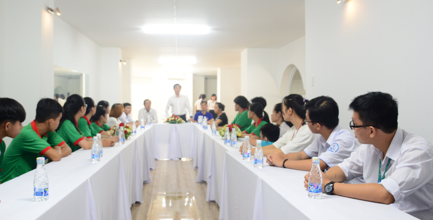 Nhà Văn hóa Sinh viên TP. HCM trao học bổng “Hy vọng” cho sinh viên ảnh 2