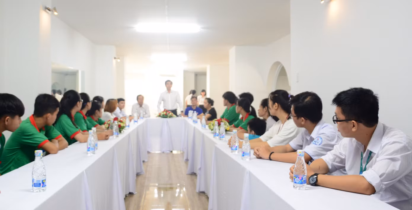 Nhà Văn hóa Sinh viên TP. HCM trao học bổng “Hy vọng” cho sinh viên ảnh 2