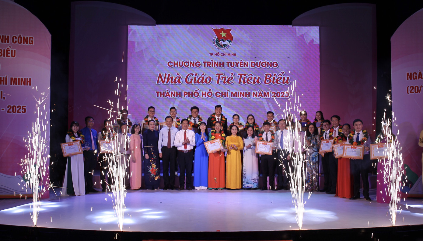 TP. HCM tuyên dương 161 nhà giáo trẻ tiêu biểu ảnh 1
