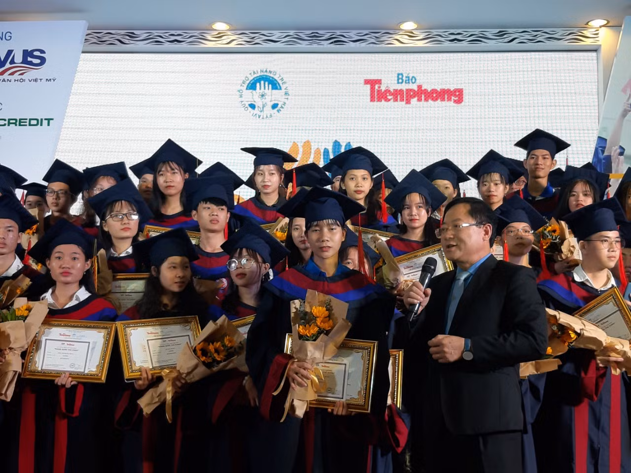 Học bổng “Nâng bước thủ khoa 2020”: Tiếp thêm lửa động lực cho 85 tân sinh viên ảnh 5