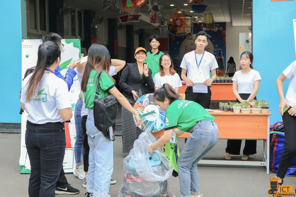 Hành trình "giải cứu" balô cũ ảnh 13