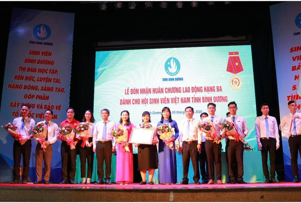 Hội Sinh viên Việt Nam tỉnh Bình Dương nhận Huân chương Lao động hạng Ba ảnh 2
