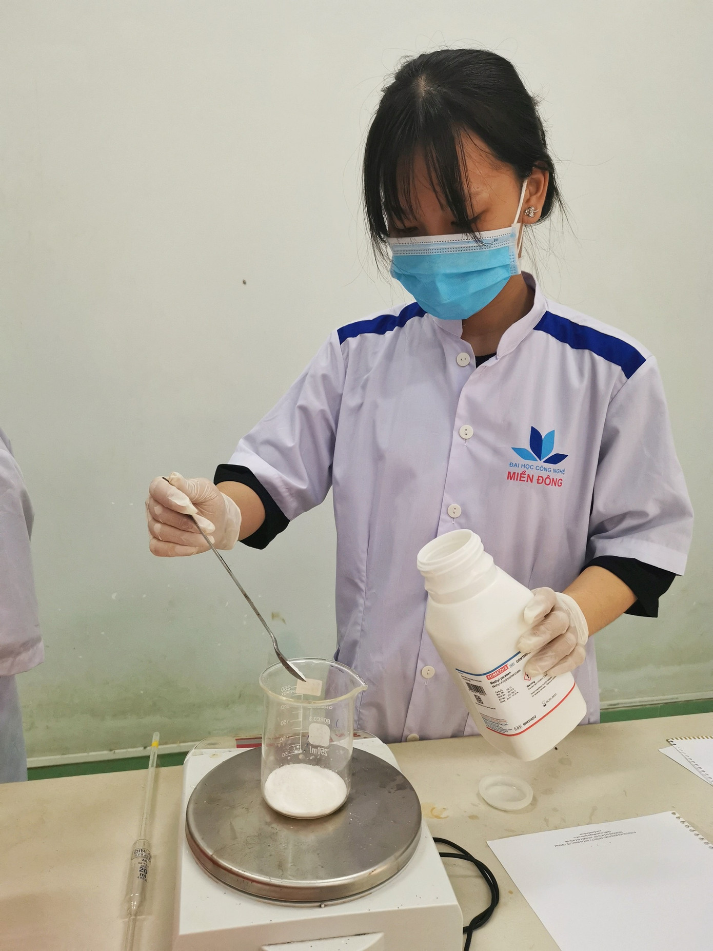 Sản xuất nước rửa tay tặng các trường mầm non ảnh 2