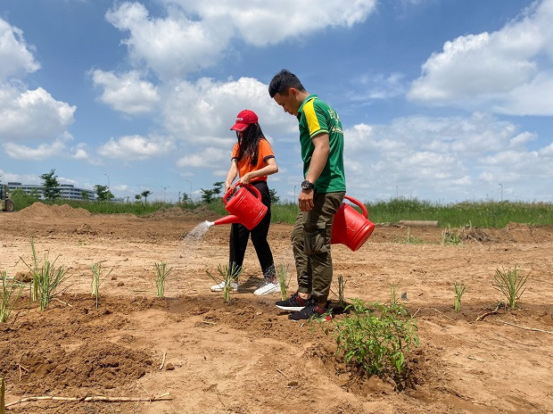 Sinh viên HUTECH hăng hái tham gia công trình “Vườn sinh học HIAS” ảnh 10