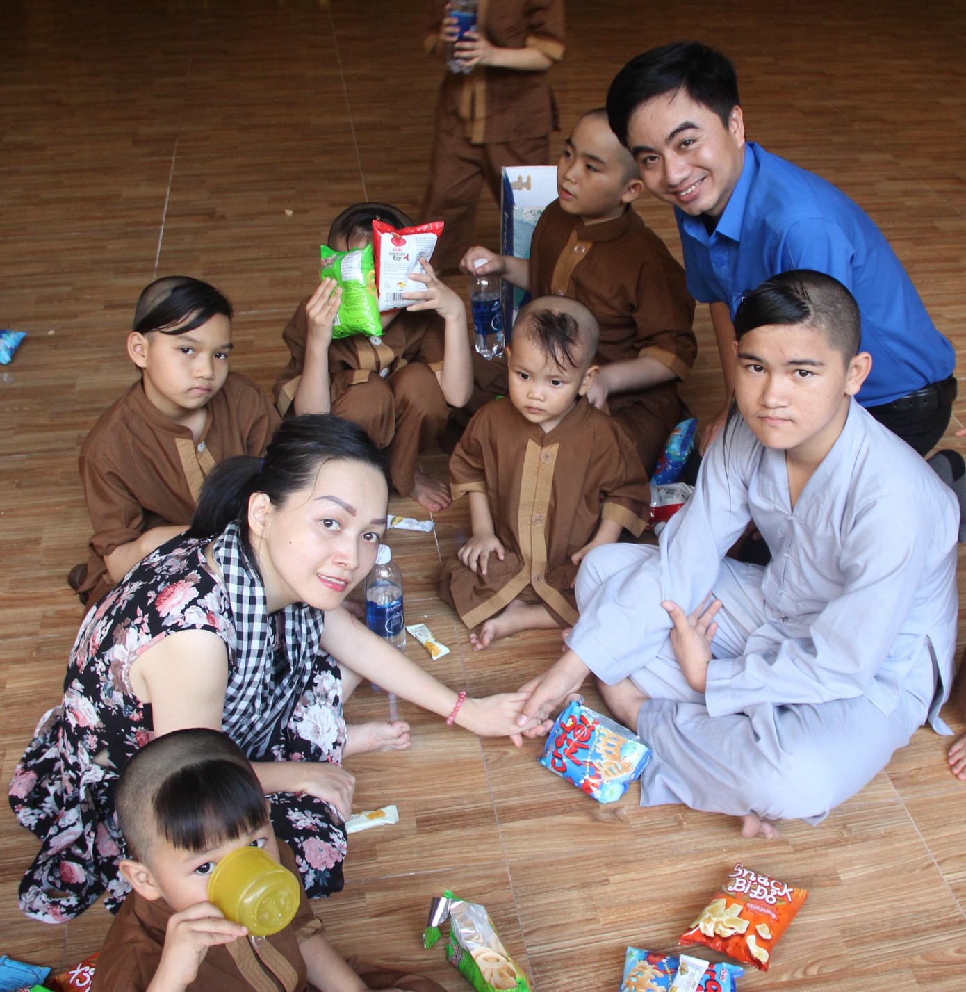 “Ấm áp nghĩa tình biên giới” ảnh 3