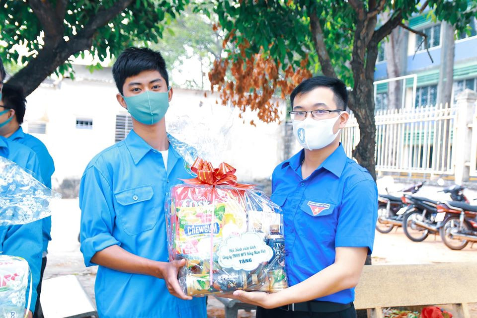 Hội Sinh viên tỉnh Đồng Nai thăm tặng quà sinh viên tại các khu Ký túc xá ảnh 1