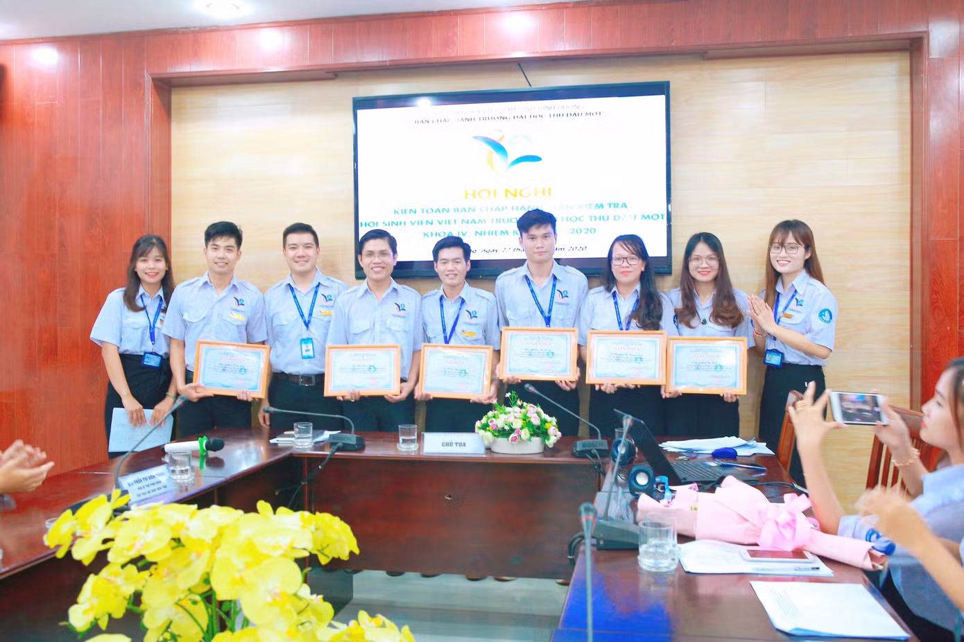 Cô thủ lĩnh sinh viên năng động ảnh 3