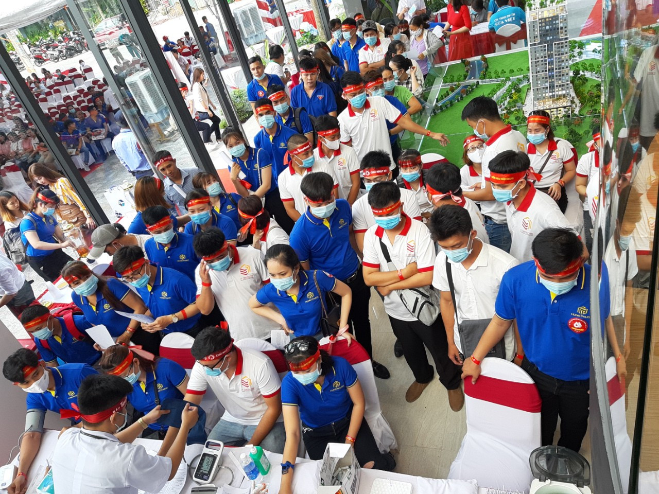 Tưng bừng ngày hội hiến máu “Chủ Nhật Đỏ” lần thứ XII, tại Bình Dương ảnh 14