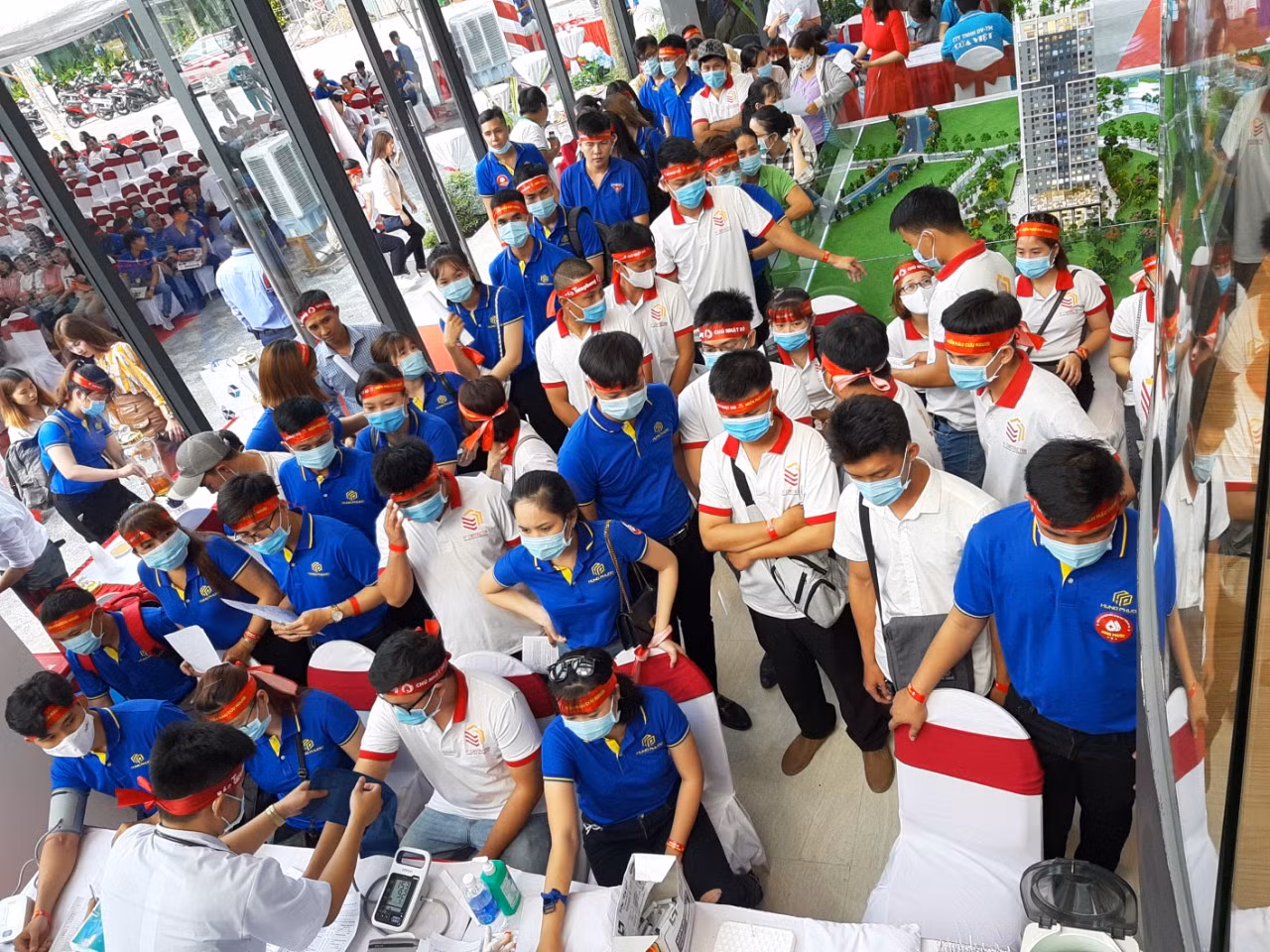 Tưng bừng ngày hội hiến máu “Chủ Nhật Đỏ” lần thứ XII, tại Bình Dương ảnh 14