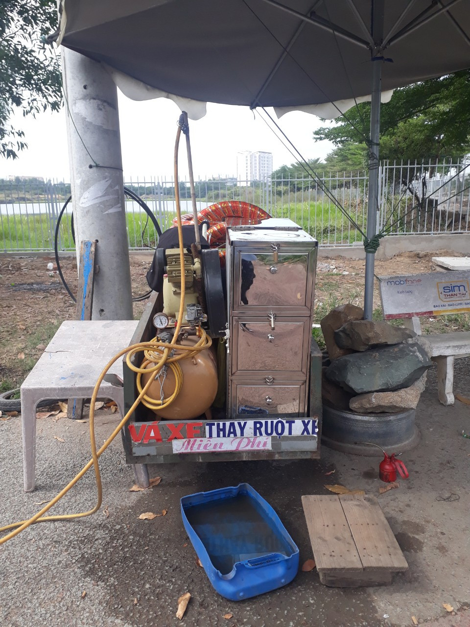 “Ông Bụt” của những sinh viên khu vực Làng Đại học Thủ Đức ảnh 2