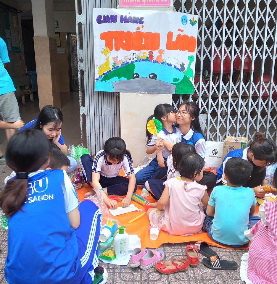 Chiến sĩ “Mùa Hè Xanh” trường ĐH Sài Gòn hưởng ứng Ngày hoạt động cao điểm ảnh 4