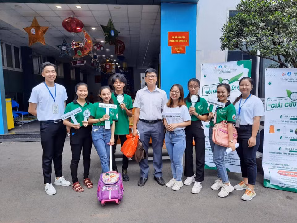 Hành trình "giải cứu" balô cũ ảnh 4