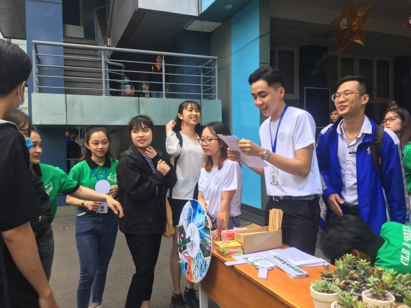 Hành trình "giải cứu" balô cũ ảnh 17