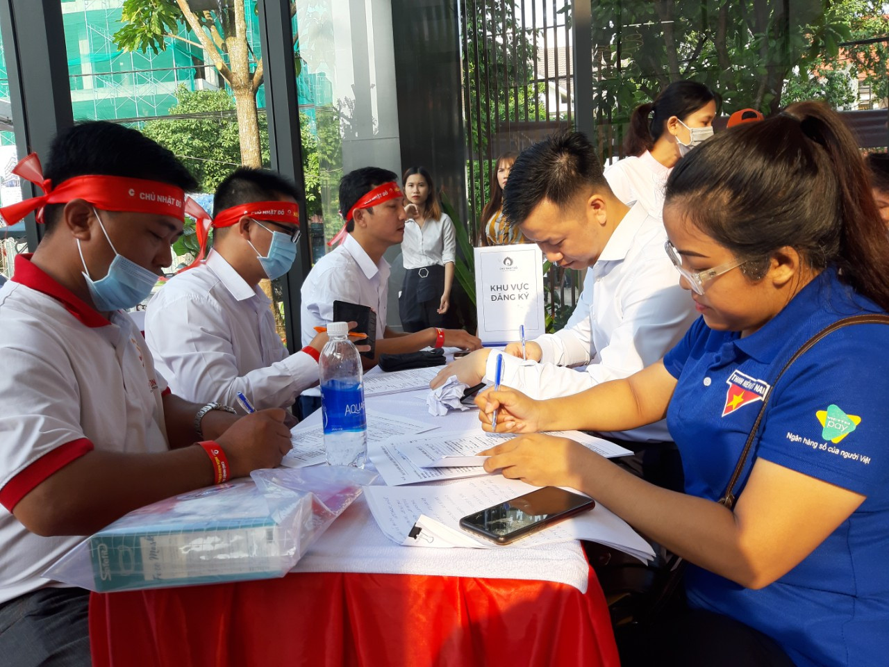 Tưng bừng ngày hội hiến máu “Chủ Nhật Đỏ” lần thứ XII, tại Bình Dương ảnh 9