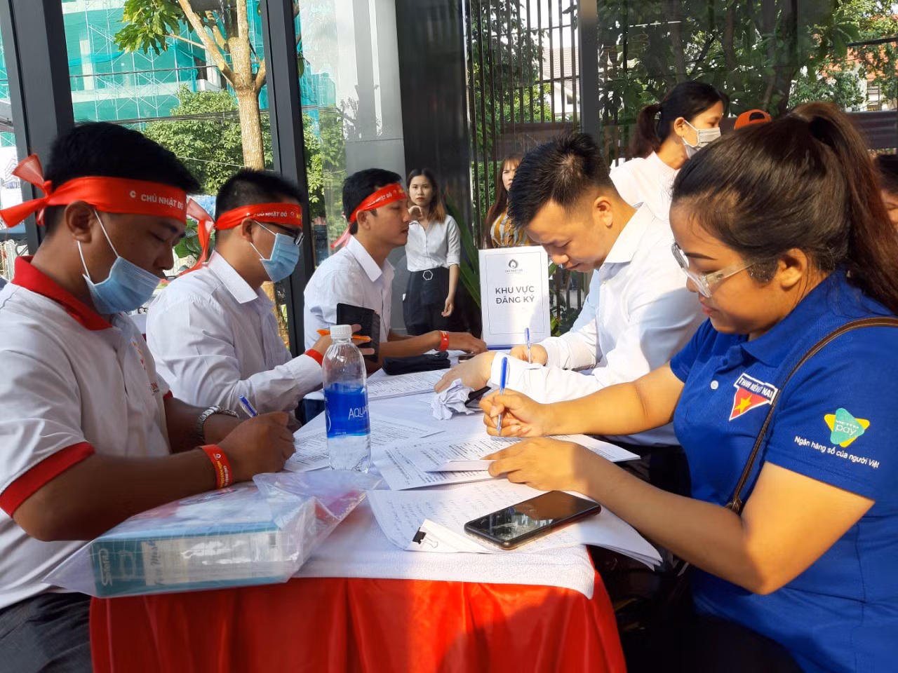 Tưng bừng ngày hội hiến máu “Chủ Nhật Đỏ” lần thứ XII, tại Bình Dương ảnh 9