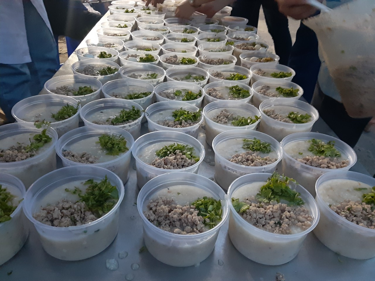 Những suất cháo nghĩa tình ảnh 6