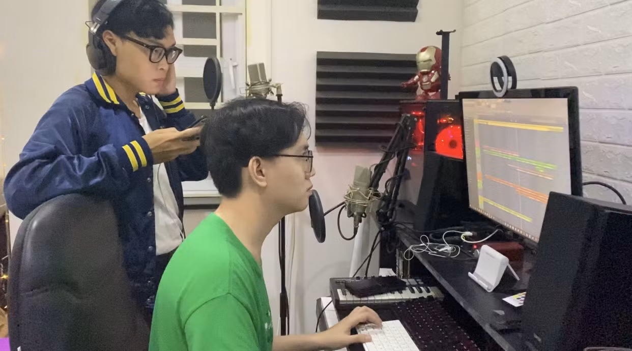 Làm MV ca nhạc để tặng các bạn tân sinh viên ảnh 3