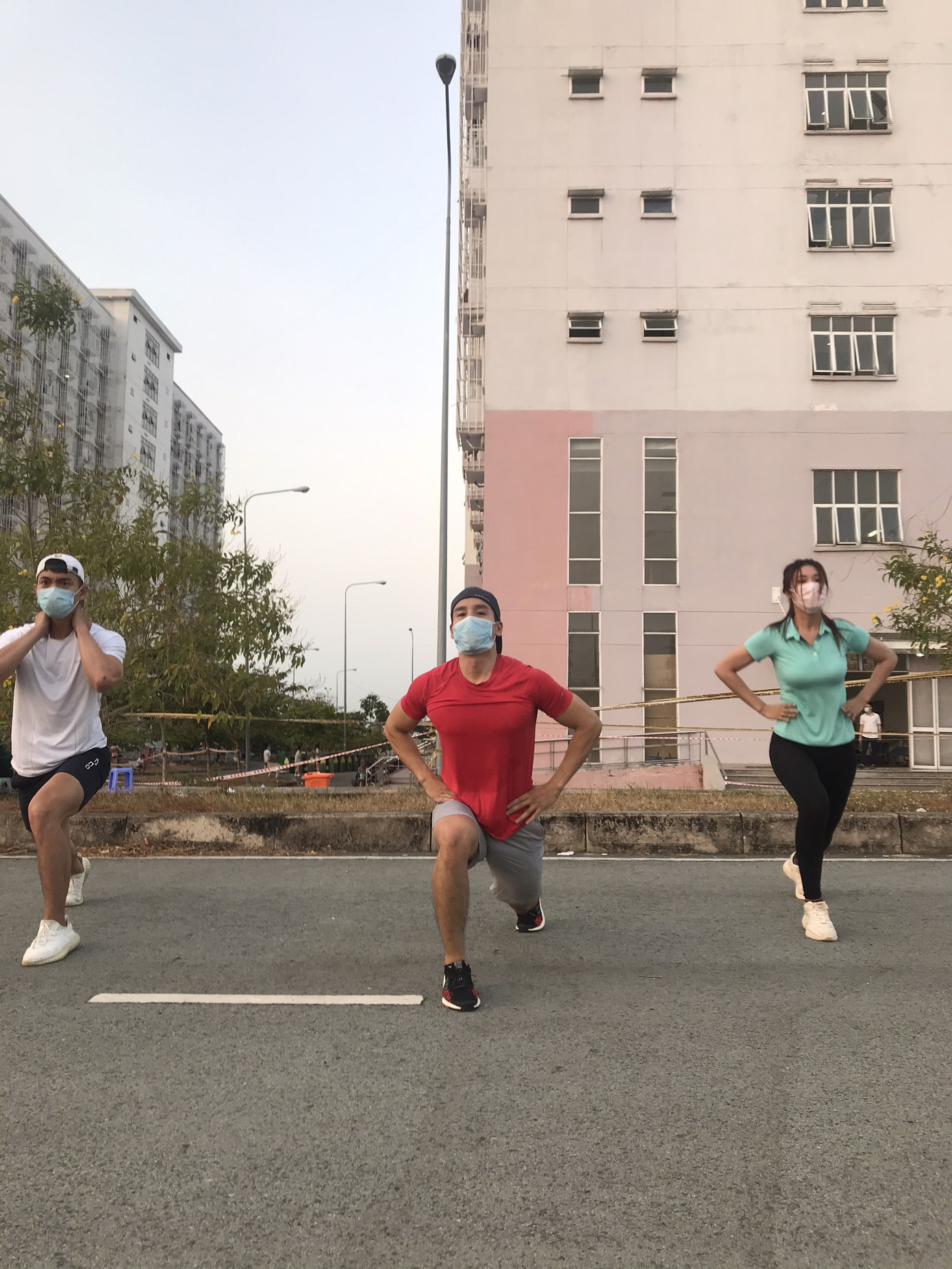 Nam vương Cao Xuân Tài kể chuyện cuộc sống trong Khu cách ly ảnh 4