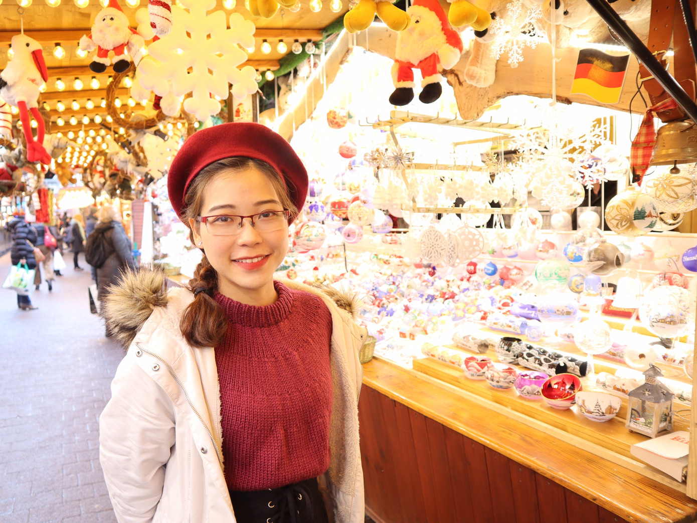 Nữ du học sinh Việt Nam gây chú ý với khóa luận "thời sự" về COVID-19 ảnh 1