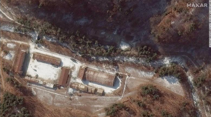 Ít nhất 10 rốc-két bắn trúng căn cứ đóng quân của Mỹ ở Iraq ảnh 4 Ít nhất 10 rốc-két bắn trúng căn cứ đóng quân của Mỹ ở Iraq ảnh 4