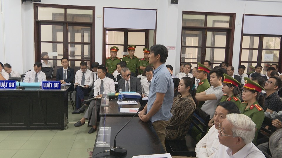 Cấm mang điện thoại vào phòng xử luật sư Trần Vũ Hải ảnh 1