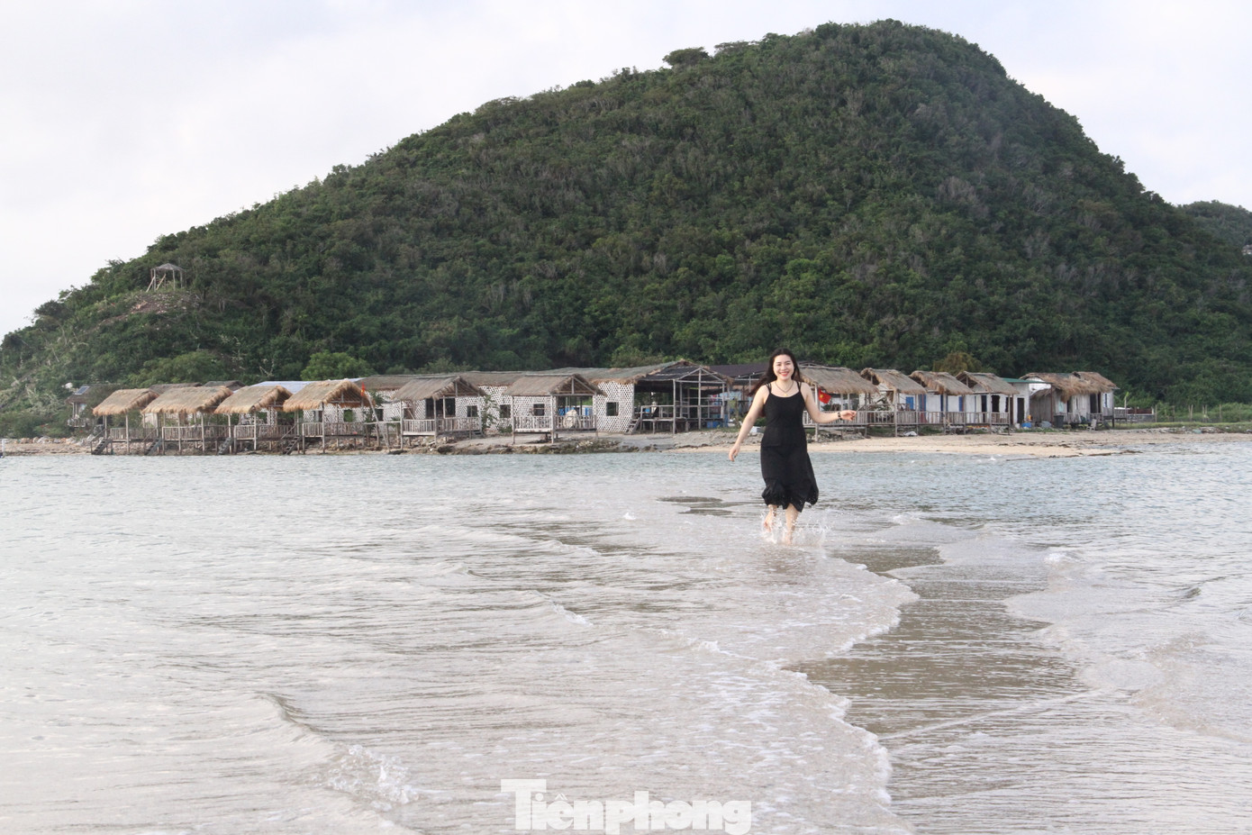 Độc đáo con đường giữa biển Khánh Hoà ảnh 2