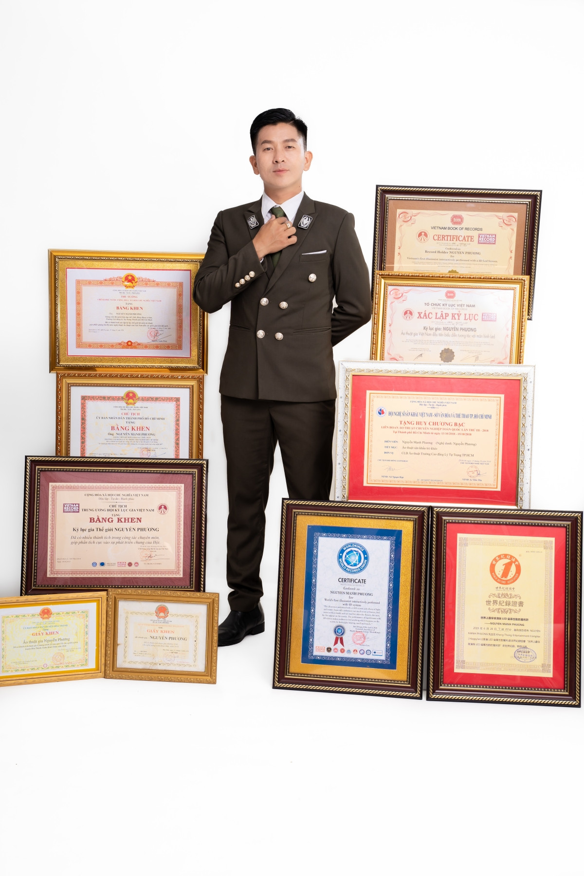 Thầy giáo, ảo thuật gia Nguyễn Phương gây bất ngờ khi nhận bằng khen của Thủ tướng ảnh 4