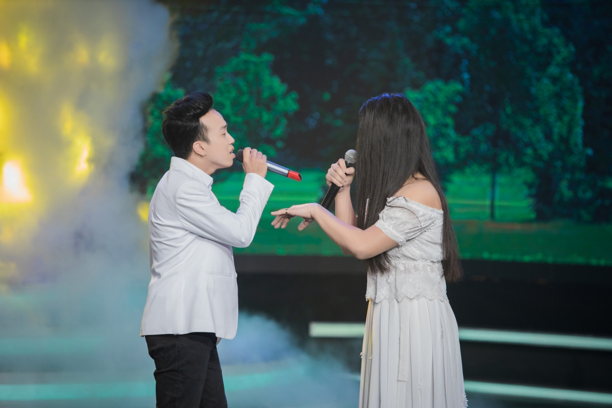 Hòa Minzy “comeback” khoe giọng đỉnh cao cùng Lynk Lee ảnh 7