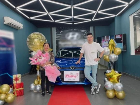 Sao Việt đón ngày Quốc tế Phụ nữ 8/3 với quà siêu khủng khiến cộng đồng mạng tha hồ “gato“ ảnh 7