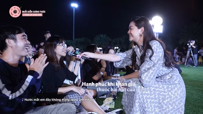 Phạm Quỳnh Anh rủ Ali Hoàng Dương tham gia “gánh hát rong” của Hòa Minzy ảnh 5