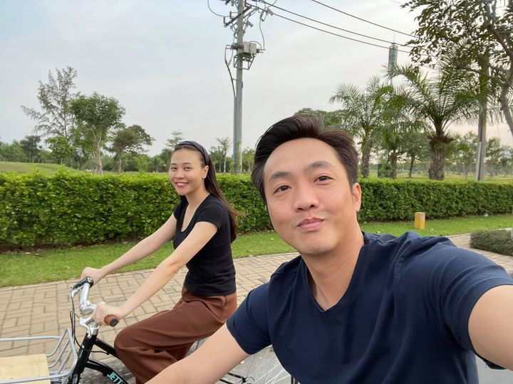 Showbiz ít ai chiều vợ như đại gia này, vợ nhắc nhẹ một cái là “nóc nhà được lợp thêm“ ảnh 4