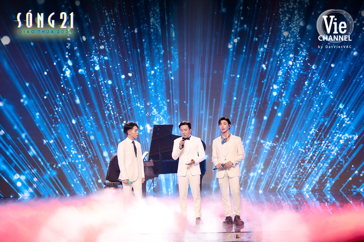  Trấn Thành - Erik - Đức Phúc quyết đem một lúc 3 siêu hit triệu view ra mashup trong đêm Giao thừa ảnh 8