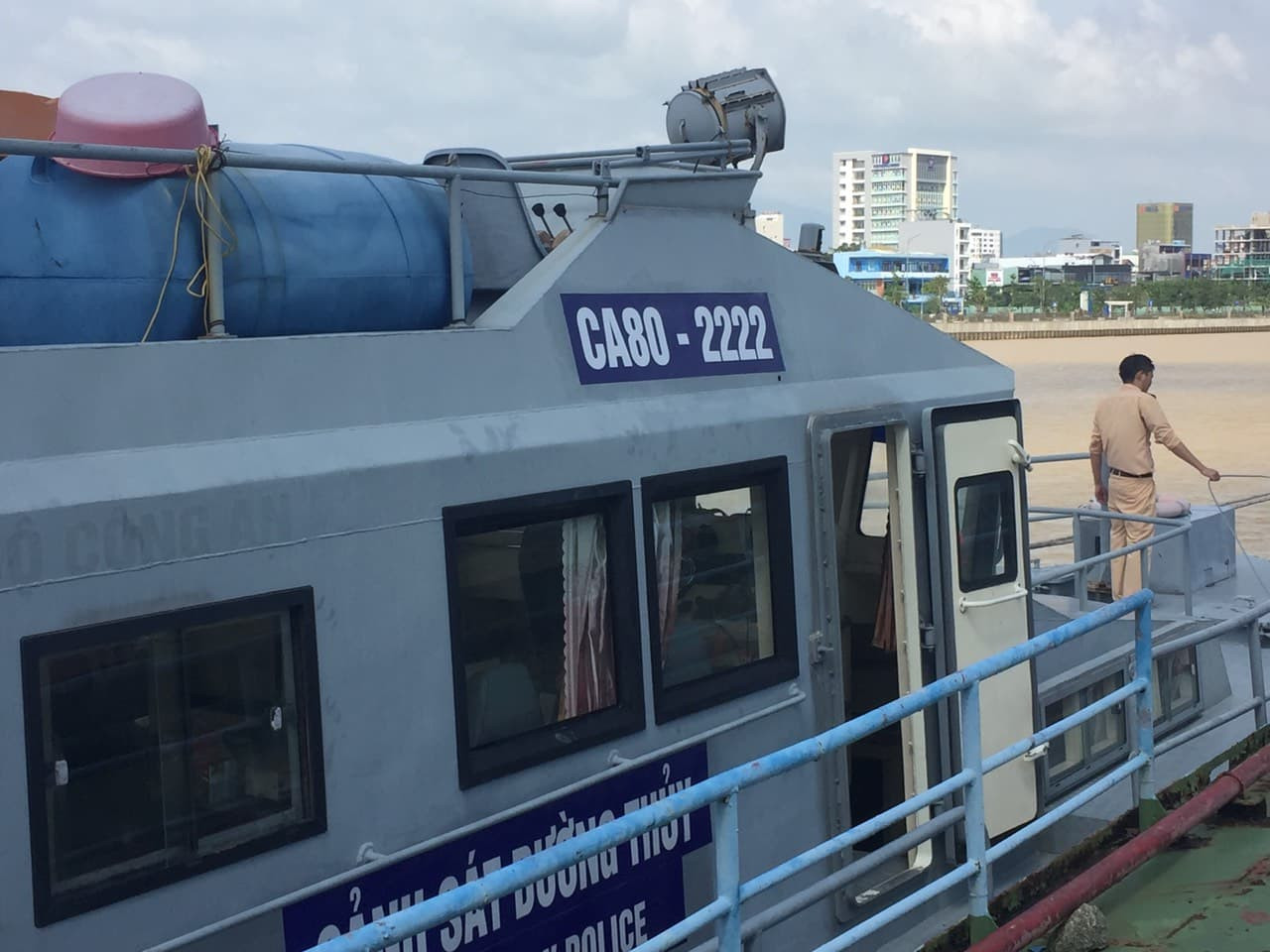 Thứ trưởng Bộ Công an chỉ đạo phòng chống bão lũ tại miền Trung ảnh 1