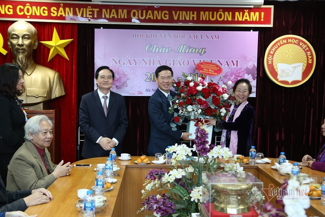 Ông Võ Văn Thưởng chúc mừng các nhà giáo nhân ngày 20.11 ảnh 1