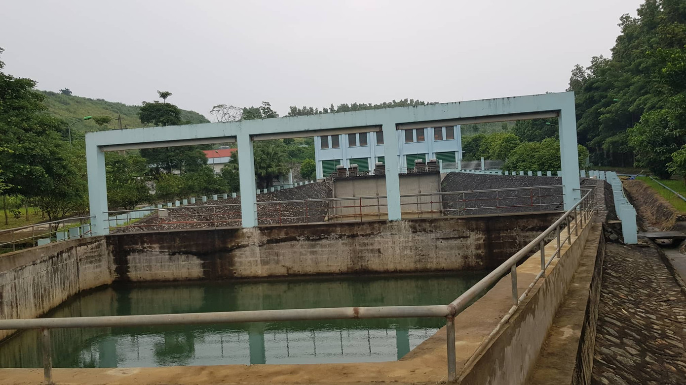 Vạn dân Hà Nội khốn khổ vì nước có mùi lạ: Chất bẩn từ đầu nguồn nước sông Đà? ảnh 3