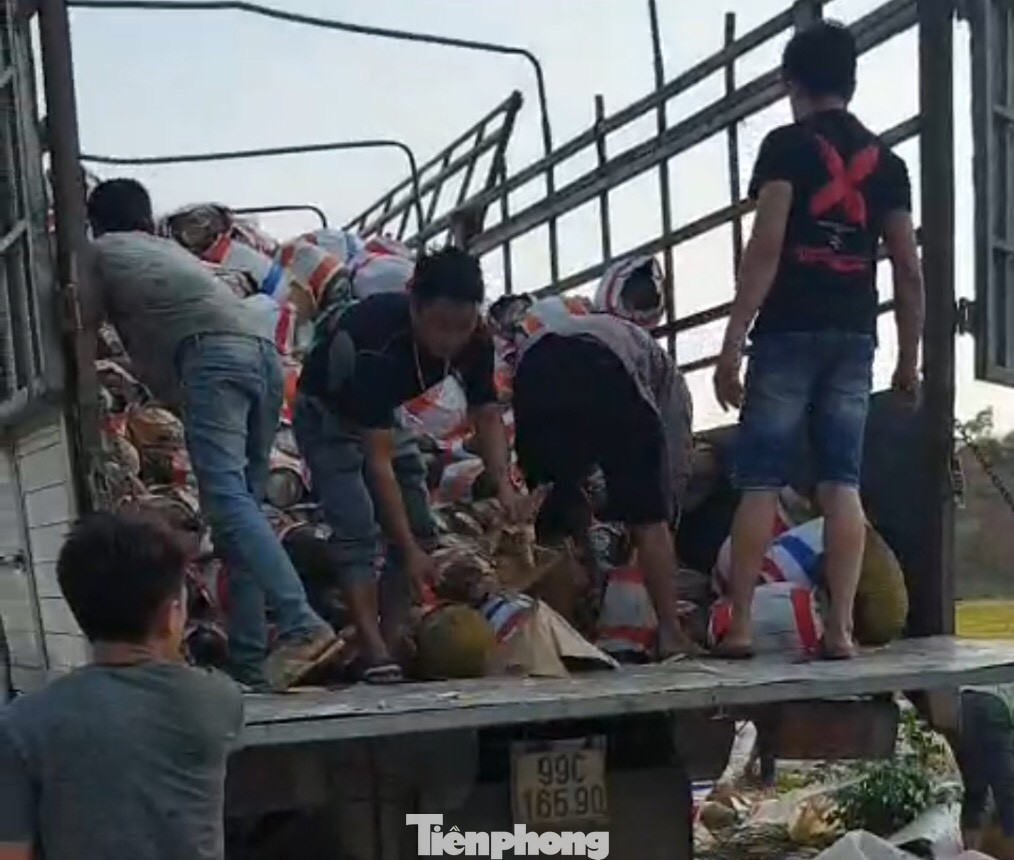 Cửa khẩu Tân Thanh tăng thời gian thông quan hàng hóa sang Trung Quốc ảnh 1