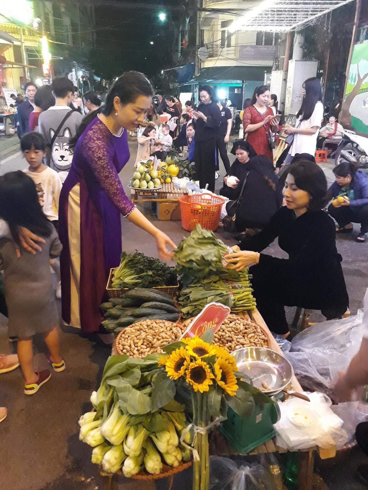 Pháo hoa rực sáng bầu trời, Việt Nam bước sang năm mới 2021 ảnh 81