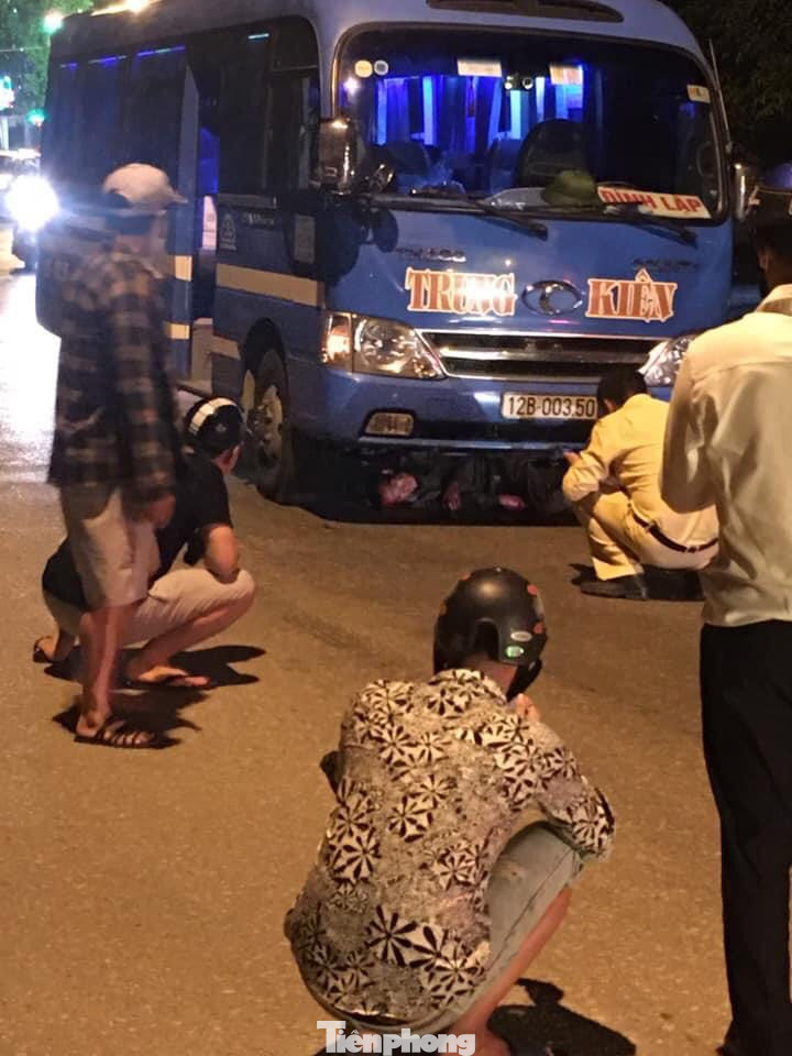 Say rượu đâm chém vô cớ, 3 người bị thương ảnh 1