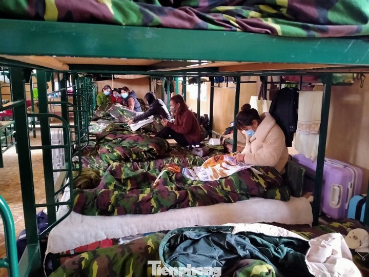 Cận cảnh sinh hoạt trong khu vực cách ly phòng chống corona của Quân đội ảnh 4