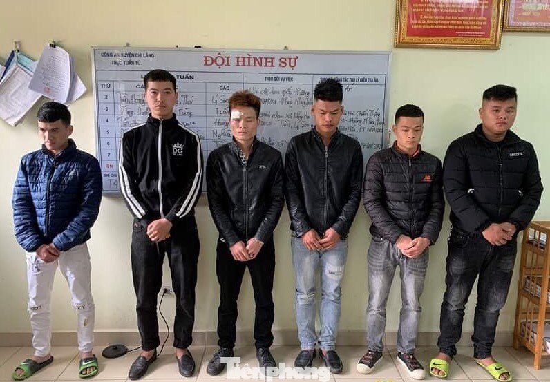 Khởi tố nhóm thanh niên 9X giải quyết mâu thuẫn bằng gậy, dao ảnh 1