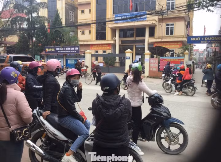 Náo loạn buổi khai trương 'Siêu thị hạnh phúc 0 đồng' cho dân nghèo Lạng Sơn ảnh 6