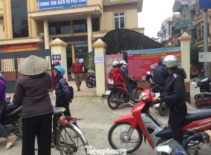 Náo loạn buổi khai trương 'Siêu thị hạnh phúc 0 đồng' cho dân nghèo Lạng Sơn ảnh 1